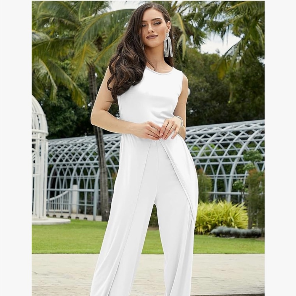 Chic White Sleeveless Jumpsuit